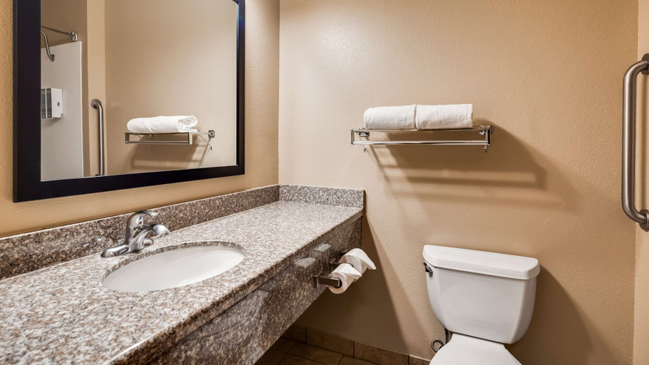 Bathroom 4, Best Western El-quartelejo Inn & Suites, Scott