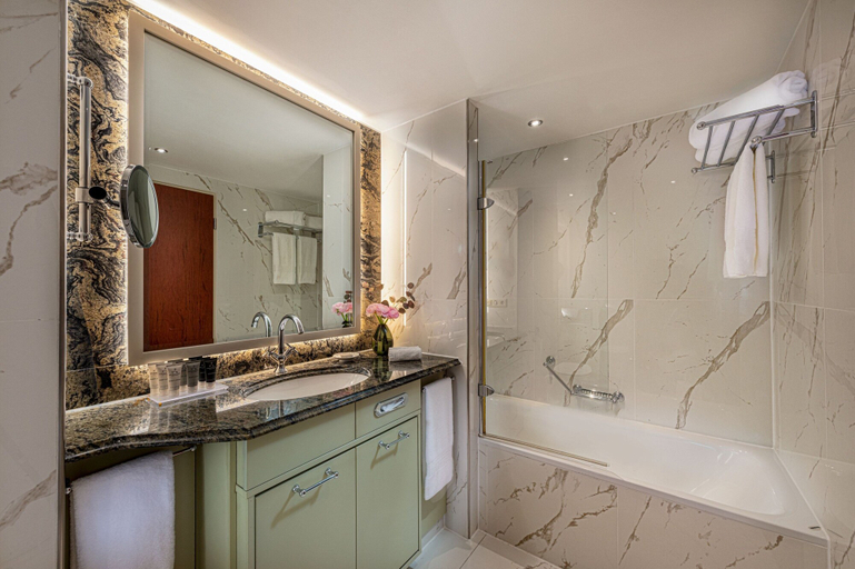 Bathroom 5, JW Marriott Hotel Berlin, Berlin