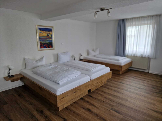 Bedroom 2, Hotel Sonnenkeller, Neu-Ulm