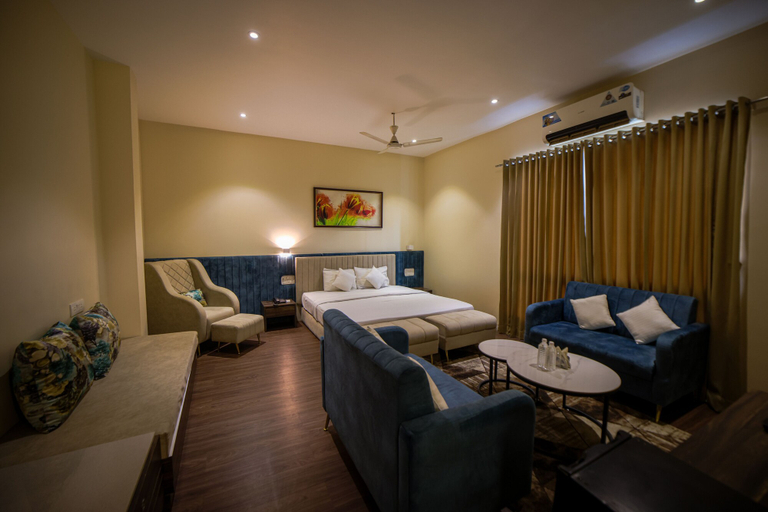 Bedroom 3, Hotel President Cottage Resort, Jalgaon