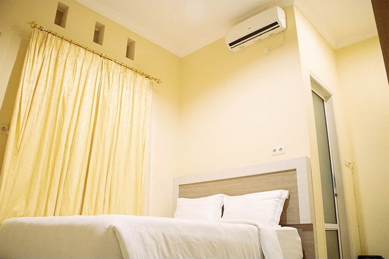 Bedroom 3, Lavin's Syariah by Rangkayo Basa, Padang