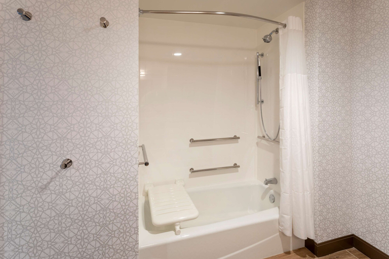 Bathroom 4, Hampton Inn Eden Prairie Minneapolis, Hennepin