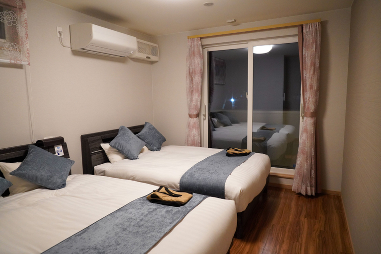 Bedroom 2, Hakodate MOTOMACHI guesthouse, Hakodate