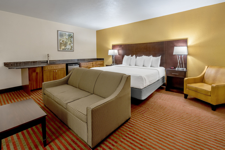 Bedroom 4, Grand Williston Hotel & Conference Center, Williams