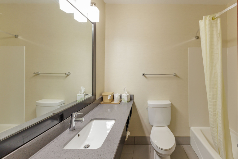 Bathroom 3, Best Western Elkhart Inn & Suites, Elkhart