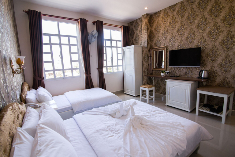 Bedroom 2, Royal Hotel, Tuy Hoa