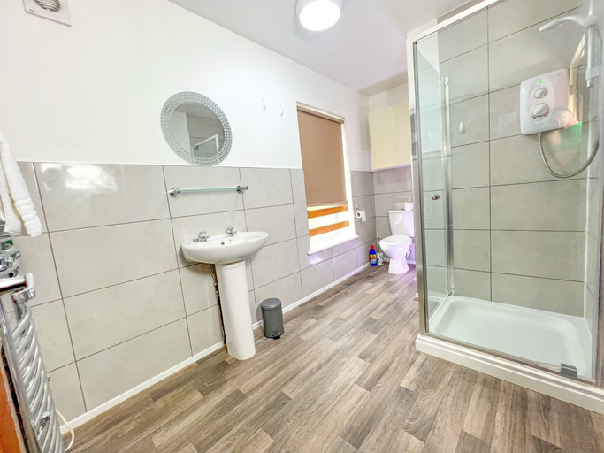Bathroom 5, Baxter House, Lincolnshire