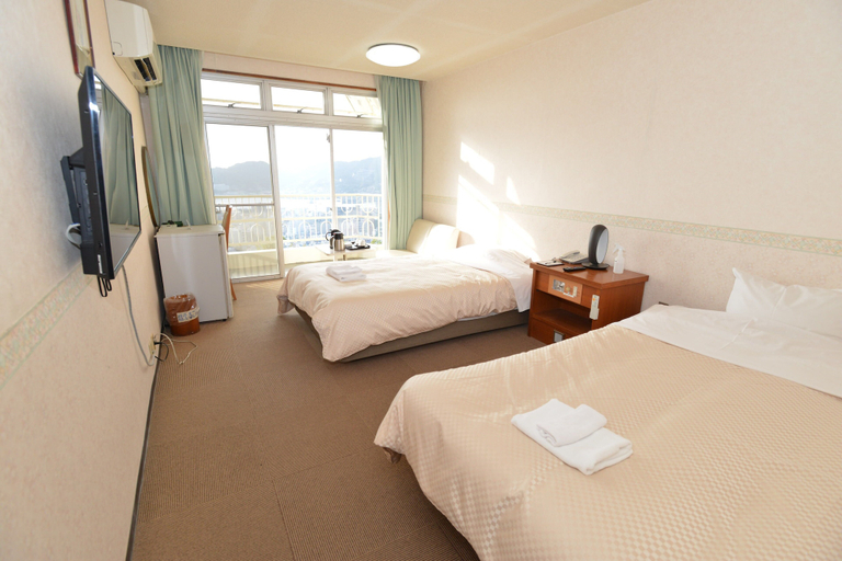 Bedroom 2, Yataro & Yataro Minamikan, Nagasaki
