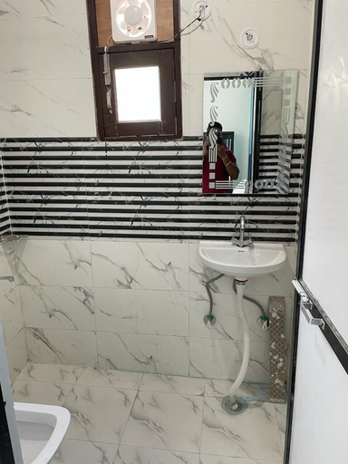 Bathroom 5, Roomshala 123 Happy Homes Saket, Delhi