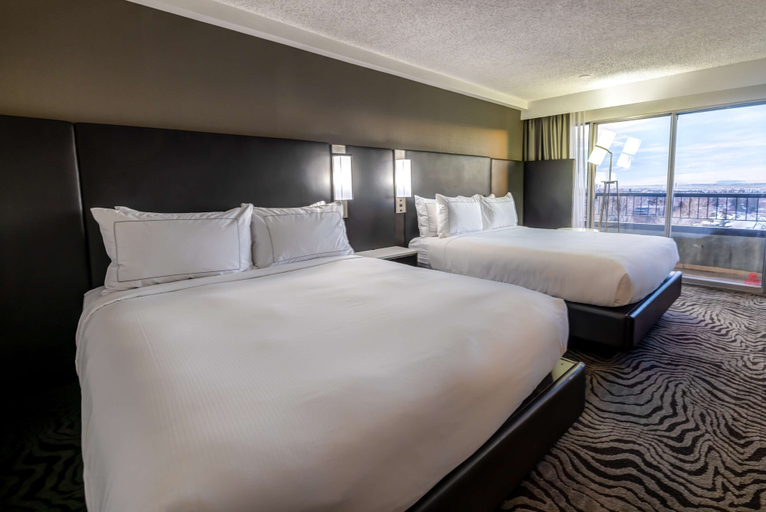 Bedroom 3, DoubleTree by Hilton Calgary North, Division No. 6