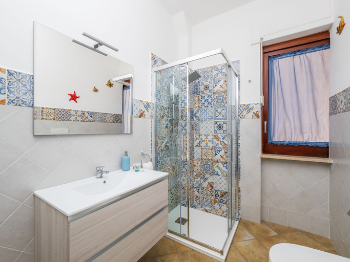 Bathroom 4, La rosa home, Napoli