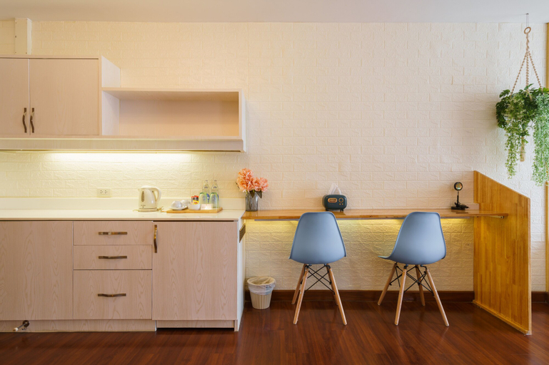 Dining Room 8