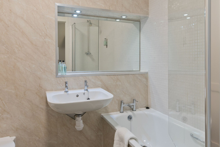 Bathroom 3, The Blue Bell Hotel, Middlesbrough