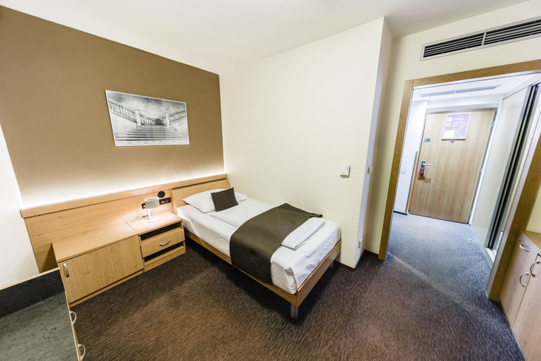 Bedroom 3, Archibald City, Praha 1