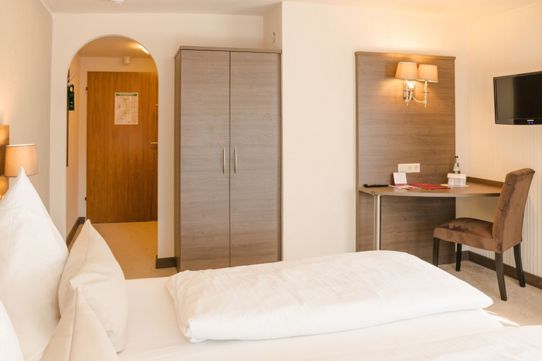 Bedroom 5, Parkhotel Luise, Calw