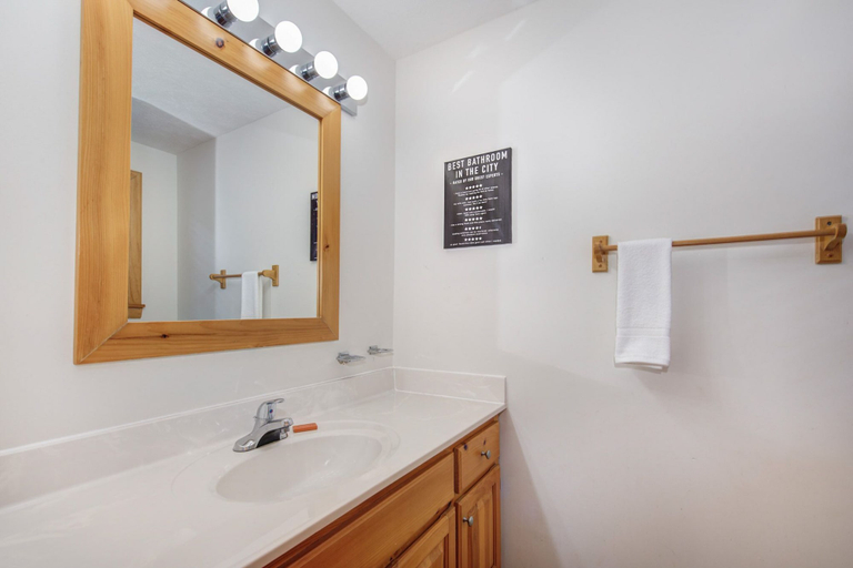 Bathroom 3, Peaceful View, Sevier