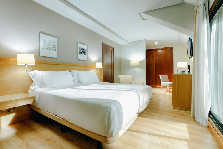Bedroom 2, Hesperia Vigo, Pontevedra