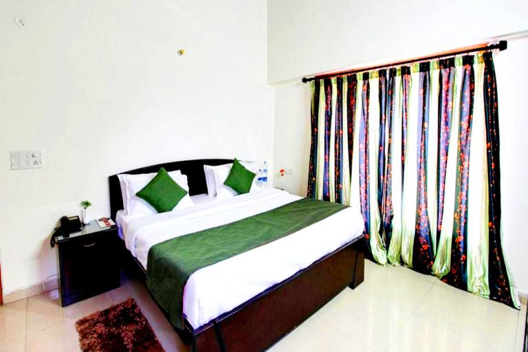 Bedroom 2, Goroomgo Silver Tree inn Bhimtal, Nainital