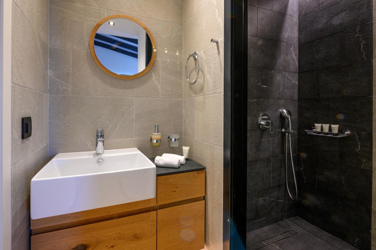 Bathroom, Petra Deluxe Studio Suite, Peloponnese