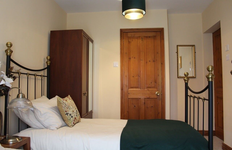 Bedroom 2, Holly Lodge, Nottinghamshire