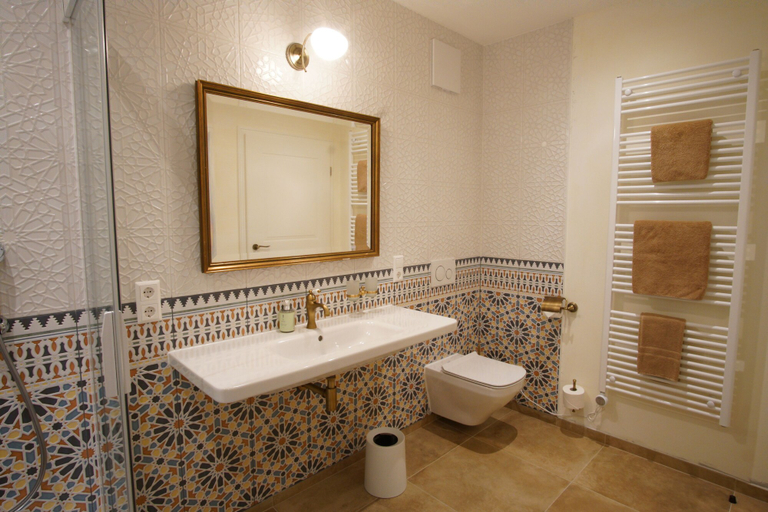 Bathroom 5, Tagungszentrum Schloss Hohenfels, Konstanz