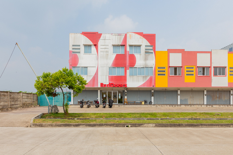 Exterior & Views, RedDoorz @ Iodium Residence Cikarang, Cikarang