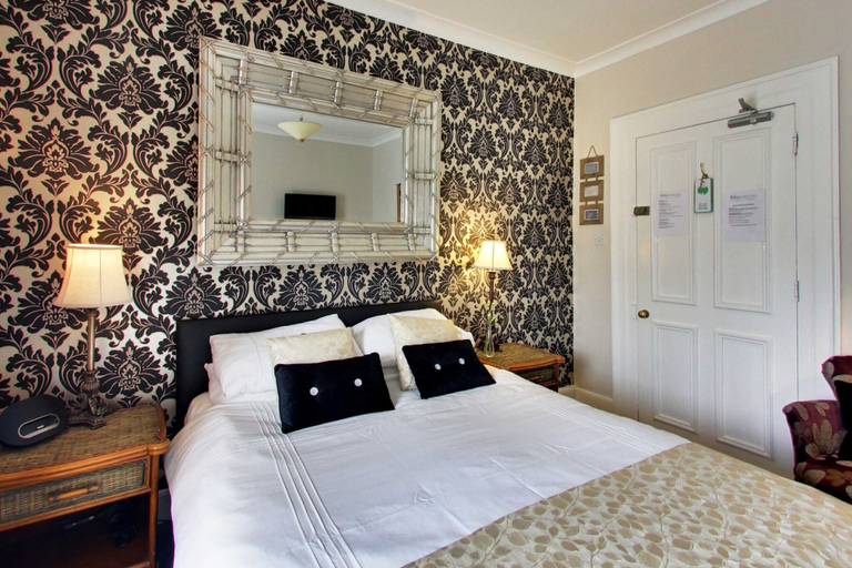 Bedroom 2, Robin Hill House