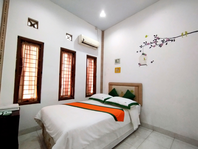 Bedroom 4, Homestay Syariah Monjali Dekat Taman Lampion by Simply Homy, Sleman