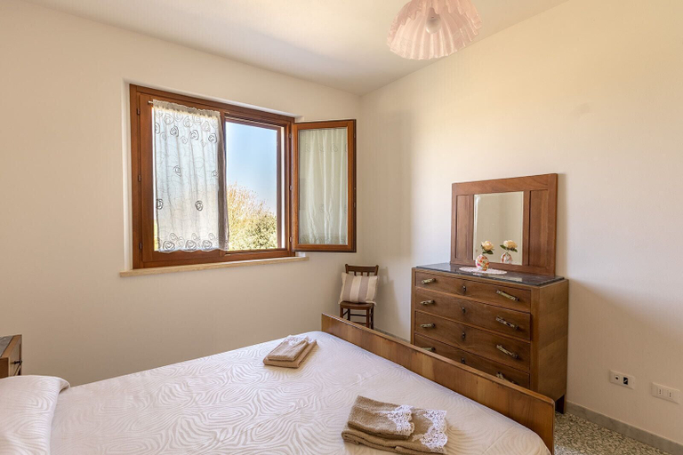 Bedroom 2, Podere Valle dei Venti, Livorno