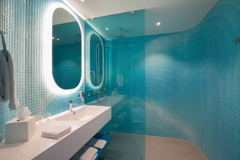 Bathroom 5, Park Inn By Radisson Amsterdam City West, Amsterdam