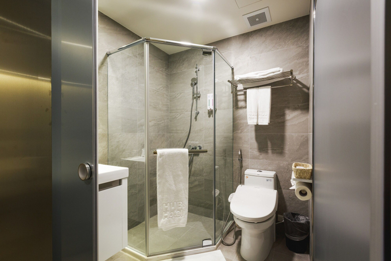 Bathroom 5, Hub Hotel, Taoyuan