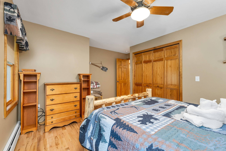 Bedroom 3, Bears Den, Grafton