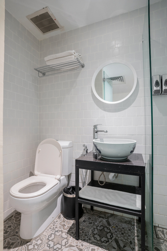 Bathroom 4