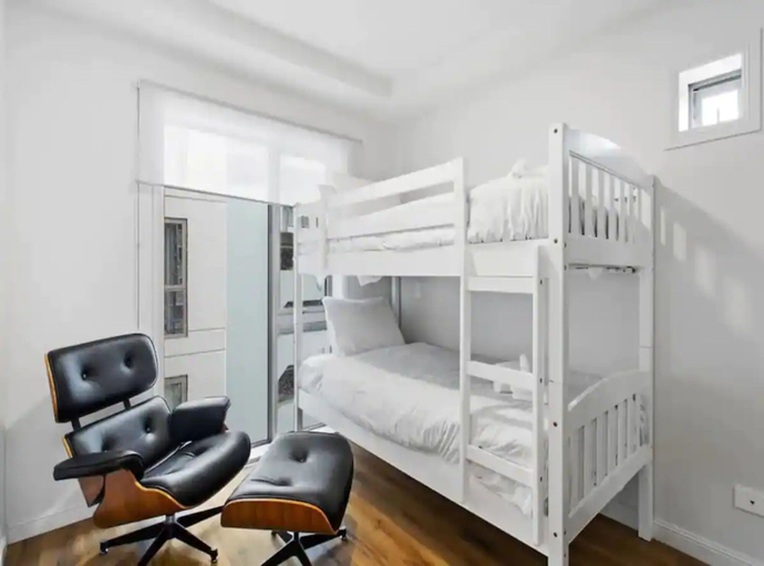 Bedroom 3, Central Modern Apt. w/ Working Space Zodiak Stays, Waitakere