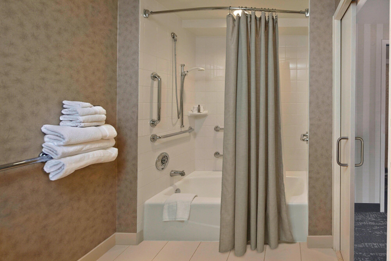Bathroom 5, Marriott Hartford Downtown, Hartford