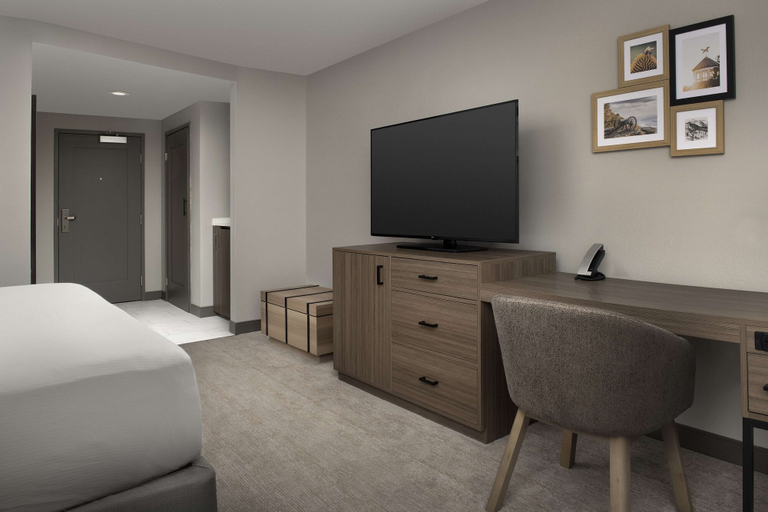 Bedroom 3, Doubletree by Hilton Chattanooga Hamilton Place, Hamilton