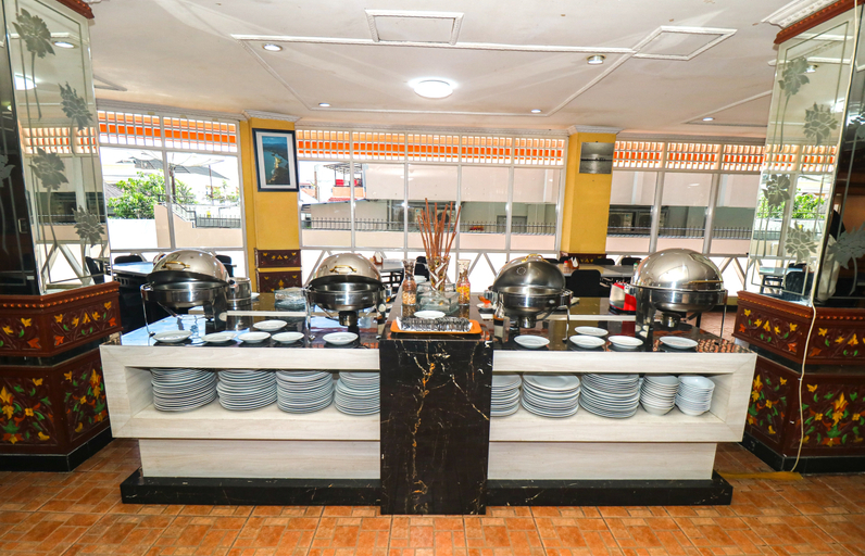 Kharisma Hotel Bukittinggi - Food & Drinks