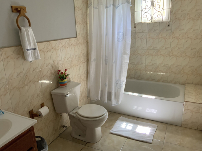 Bathroom 3, Poinciana House