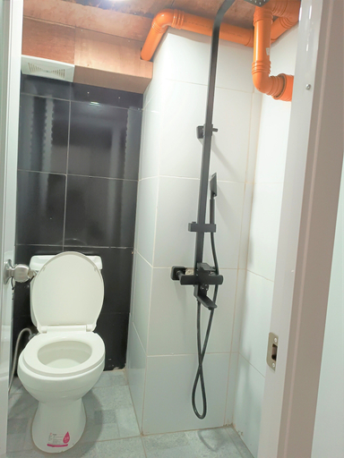 Bathroom 5, 8Hostel, Manila City