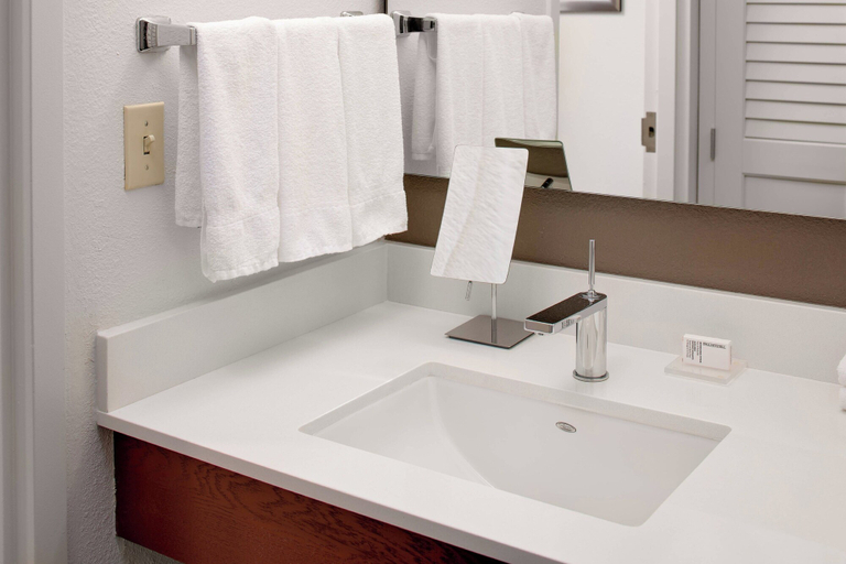 Bathroom 5, Courtyard By Marriott Houston West University, Houston