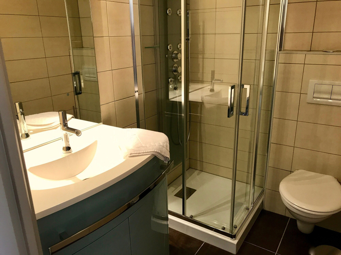 Bathroom 5, Résidence Château Ferrassières, Drôme