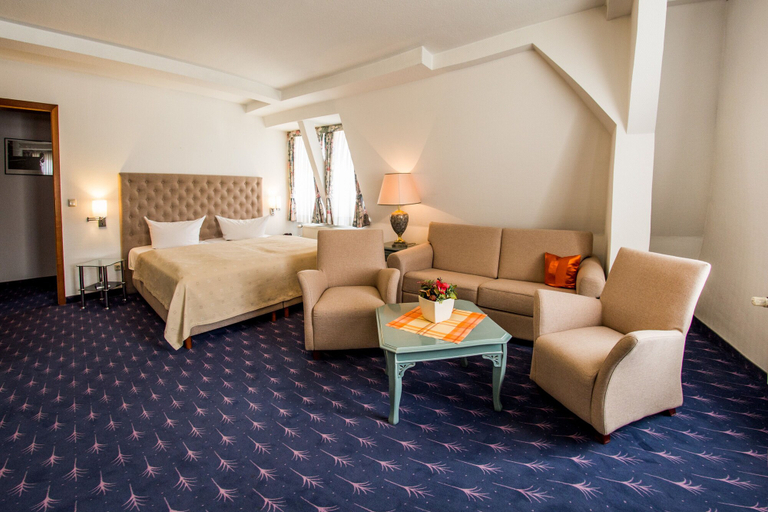 Bedroom 3, Hotel Fürsteneck, Salzlandkreis