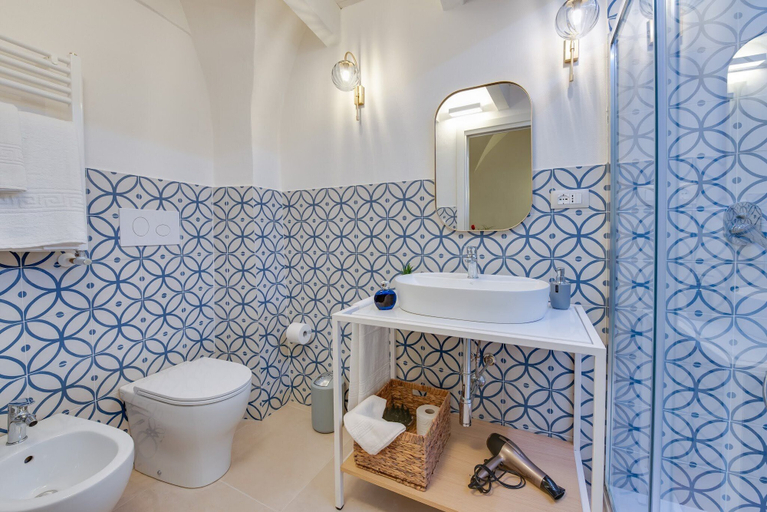 Bathroom 5, L'Antro di Dedalo, Agrigento