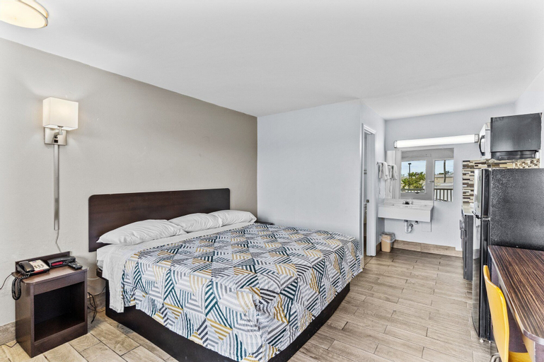 Bedroom 25