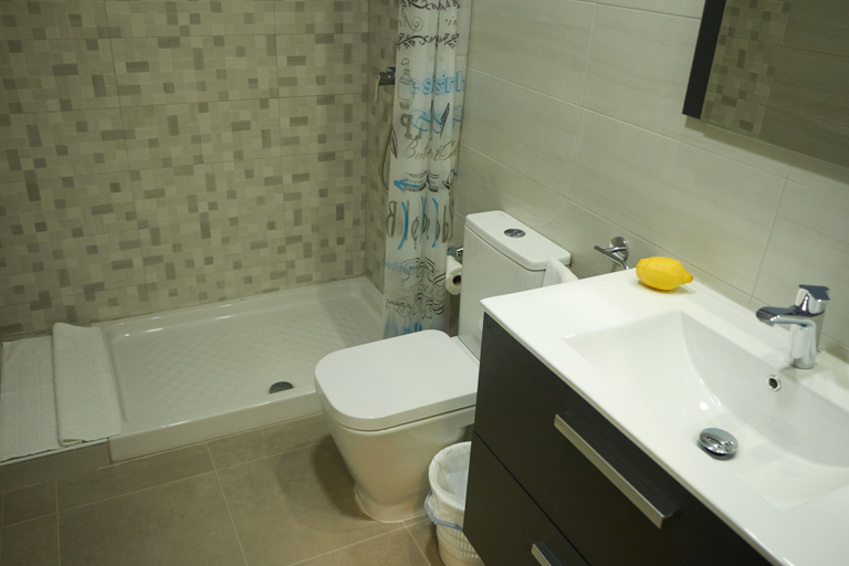 Bathroom, Apartamentos Irina, Valencia