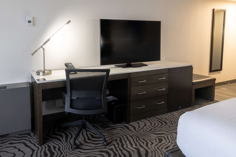 Bedroom 3, DoubleTree by Hilton Calgary North, Division No. 6