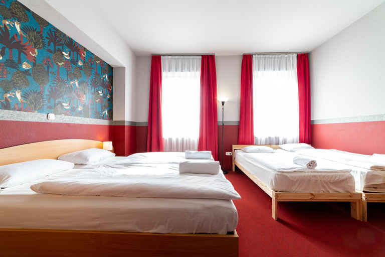 Bedroom 4, Gartner Hotel, Budapesti