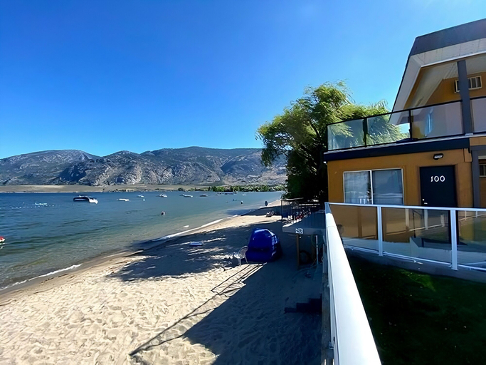 Exterior & Views 2, Richter Pass Beach Resort, Okanagan-Similkameen