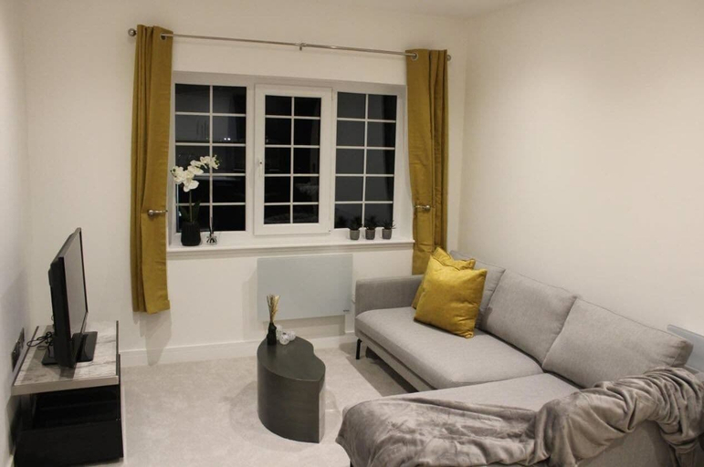 Others 4, Luxury 2 Bed Apartment In Rochester, Medway