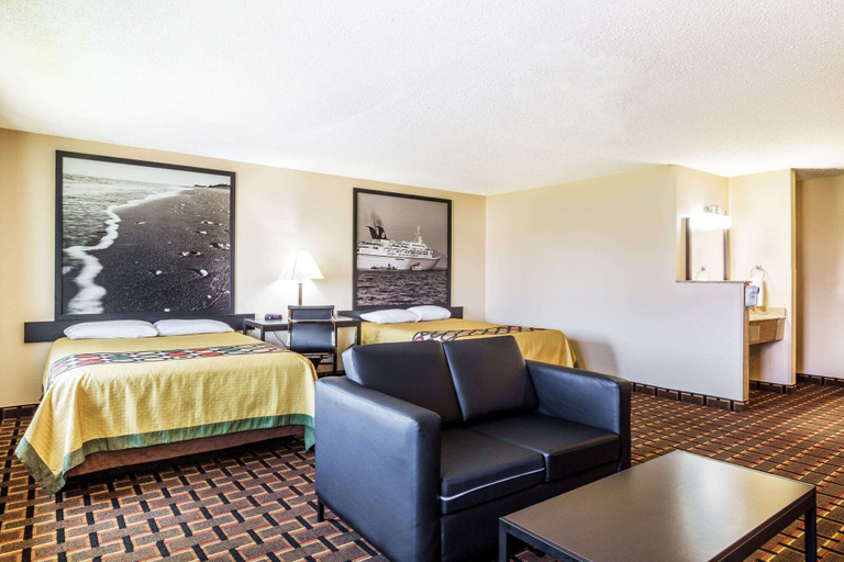 Bedroom 3, Super 8 by Wyndham League City, Galveston